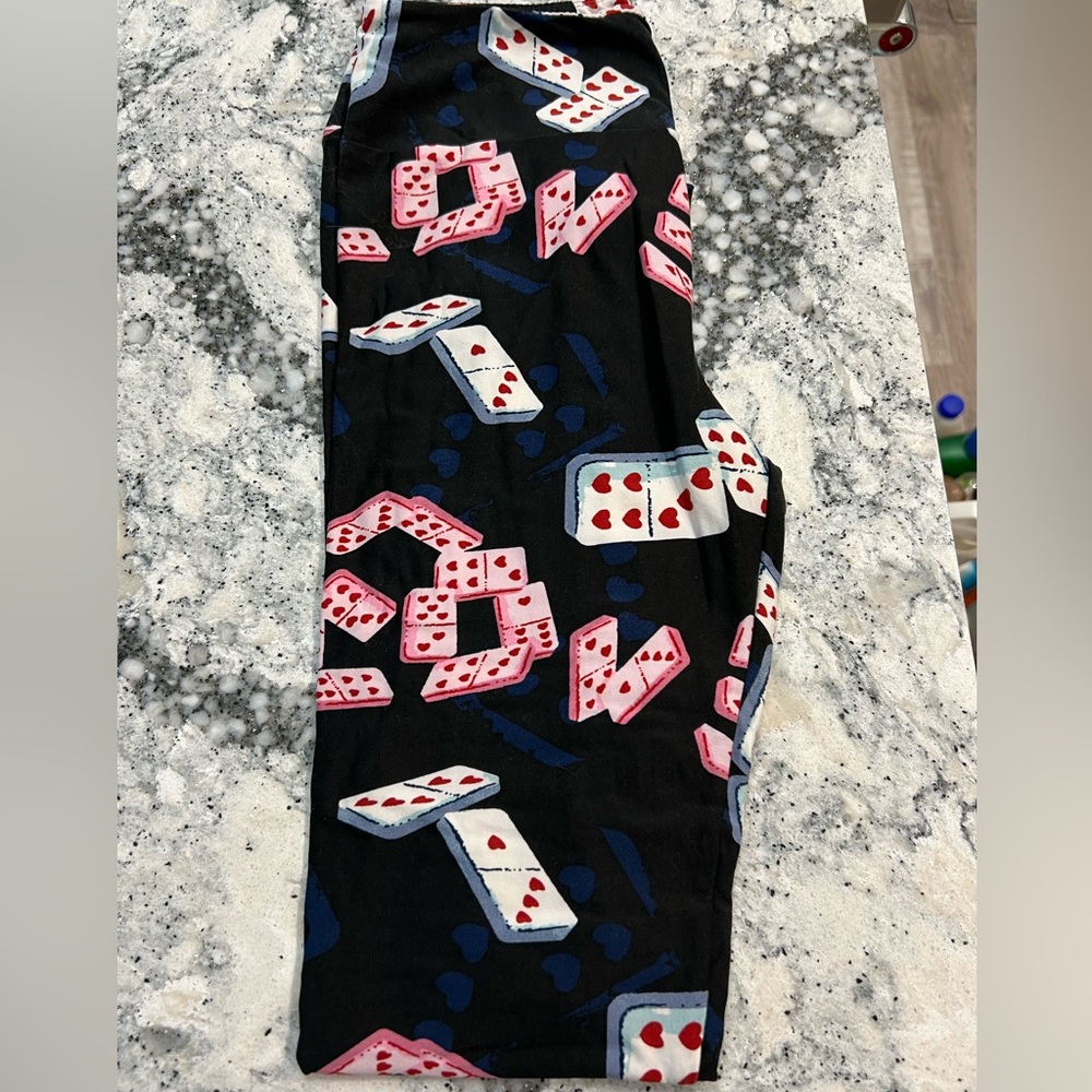 LuLaRoe Valentines Leggings Size OS